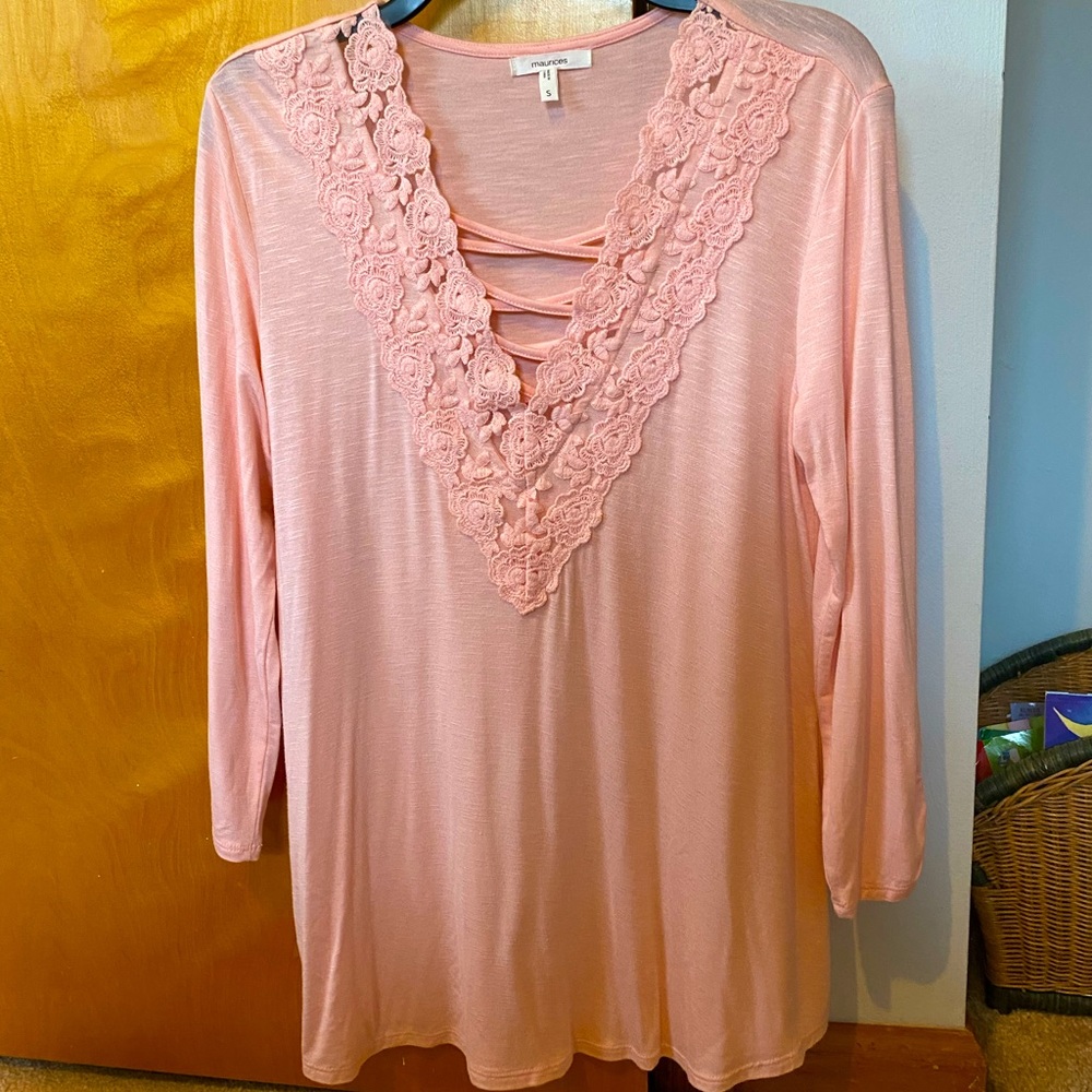 Beautiful pink long sleeve shirt size small ! New without tags !